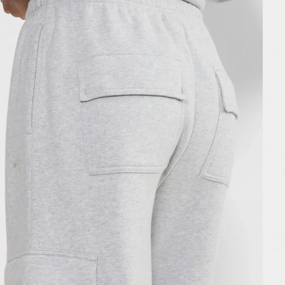 Aritzia TNA Cozy Sweatfleece Mega Cargo™ Jogger – Heather Grey – XS - Picture 2 of 7